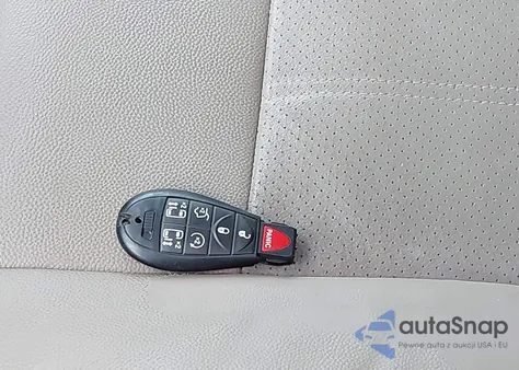 2015 Chrysler Town & Country Touring-L z USA, uszkodzony, nr VIN 2C4RC1CGXFR547479